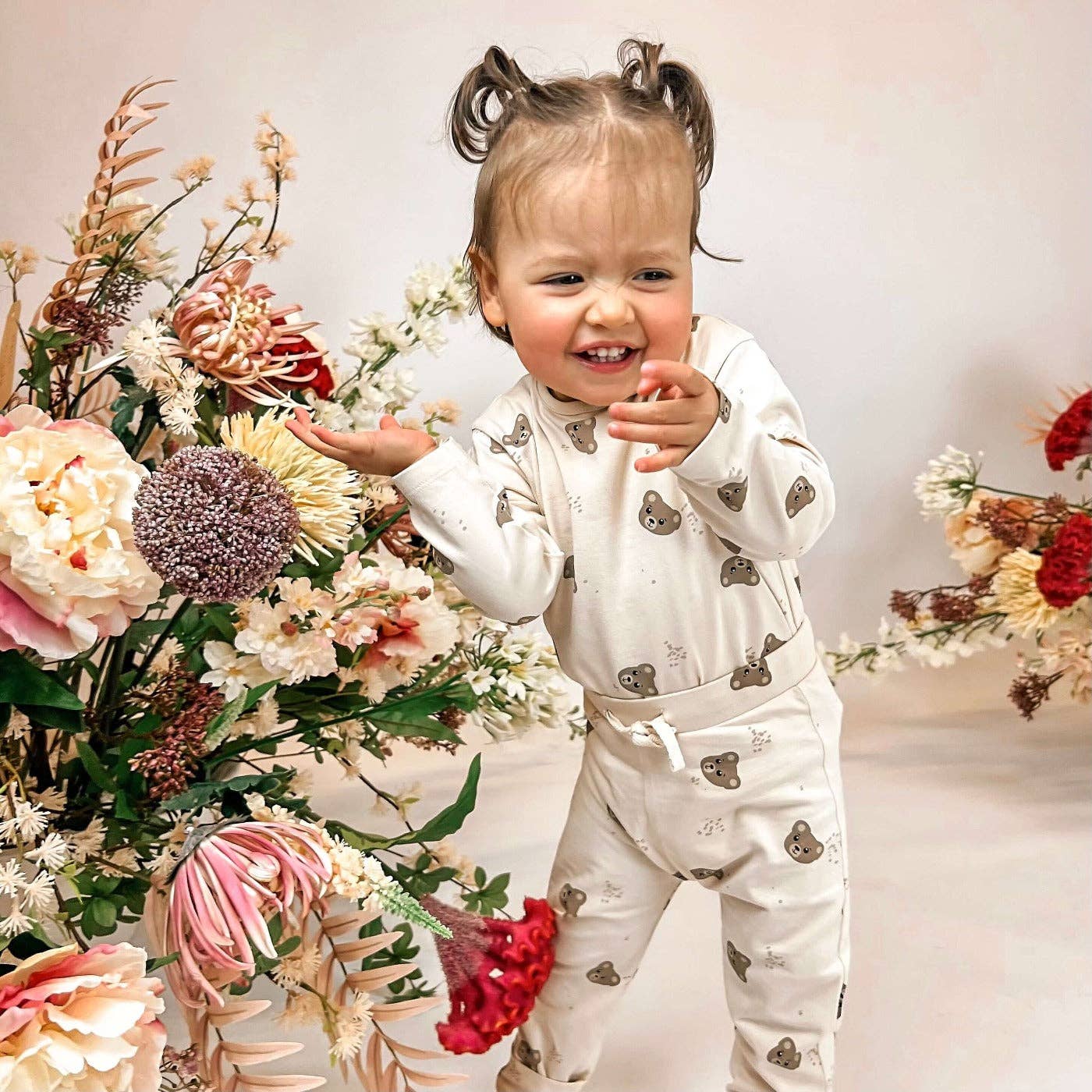 May Mays baby broekje Teddy beertjes beige