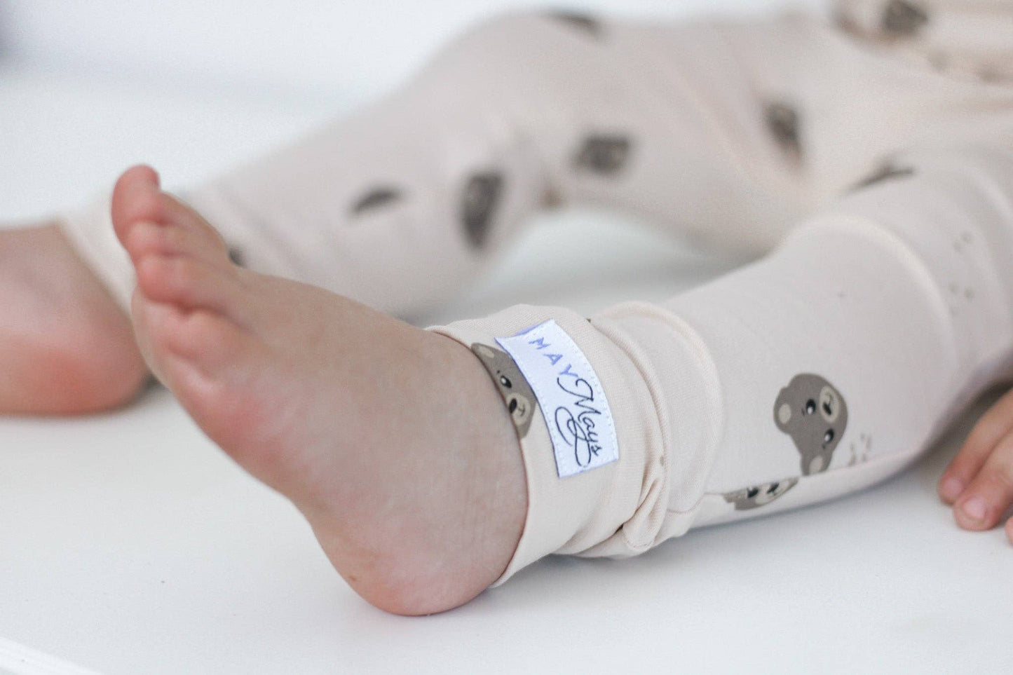 May Mays baby broekje Teddy beertjes beige